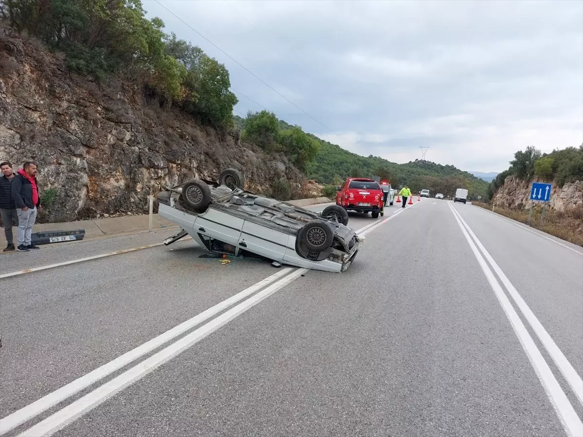 Demre’de Trafik Kazası: 3 Yaralı