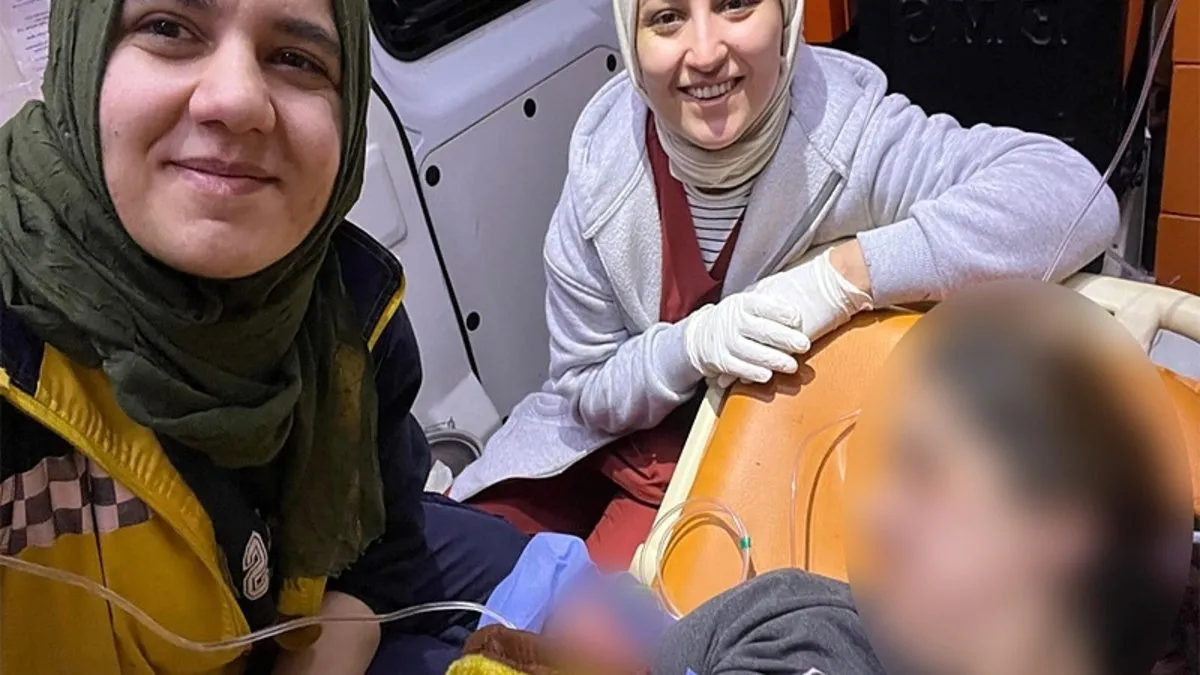 38 haftalık hamile kadın hastane yolunda doğurdu!