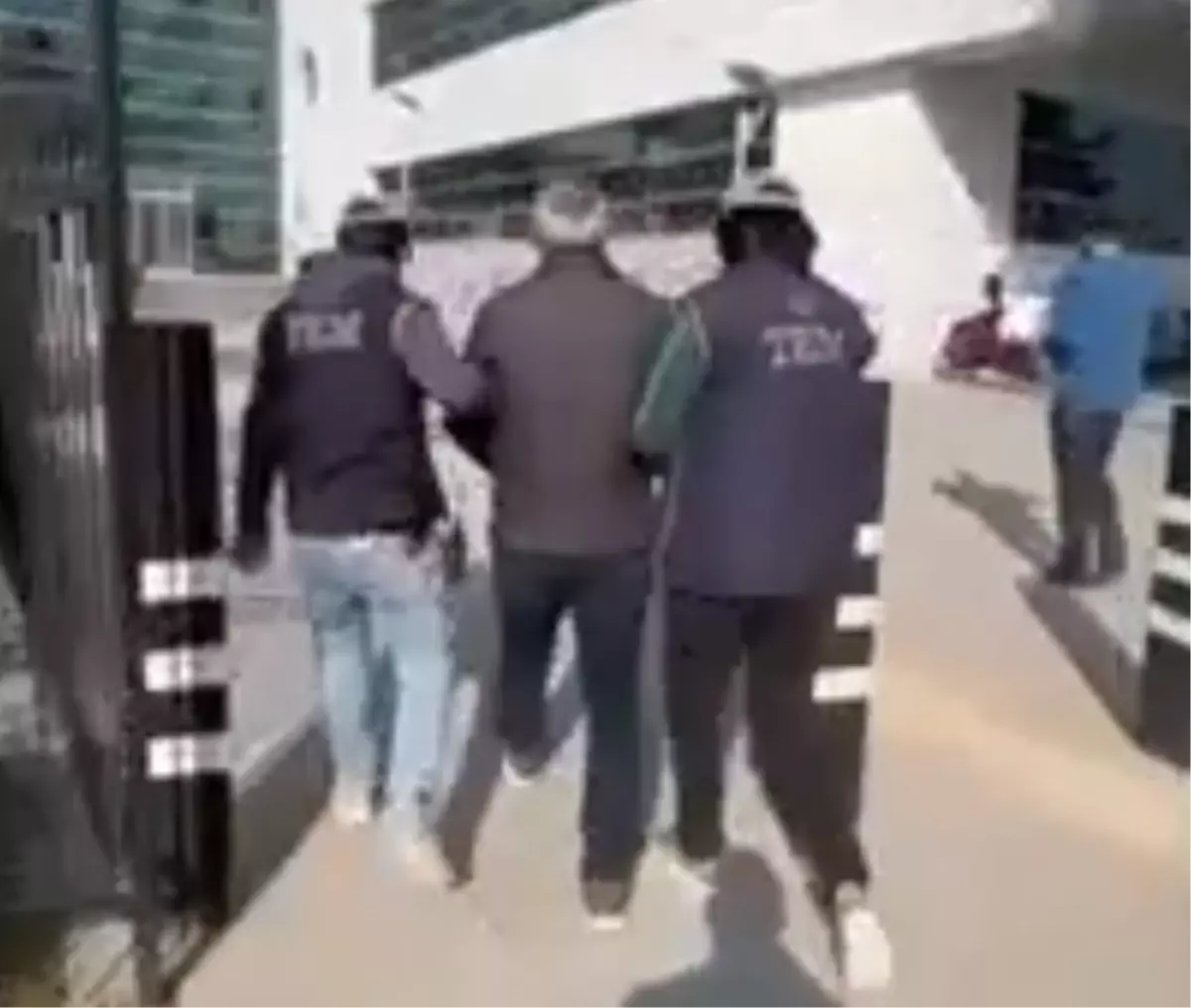 FETÖ’ye Yönelik ‘Kıskaç-36’ Operasyonlarında 71 Şüpheli Yakalandı