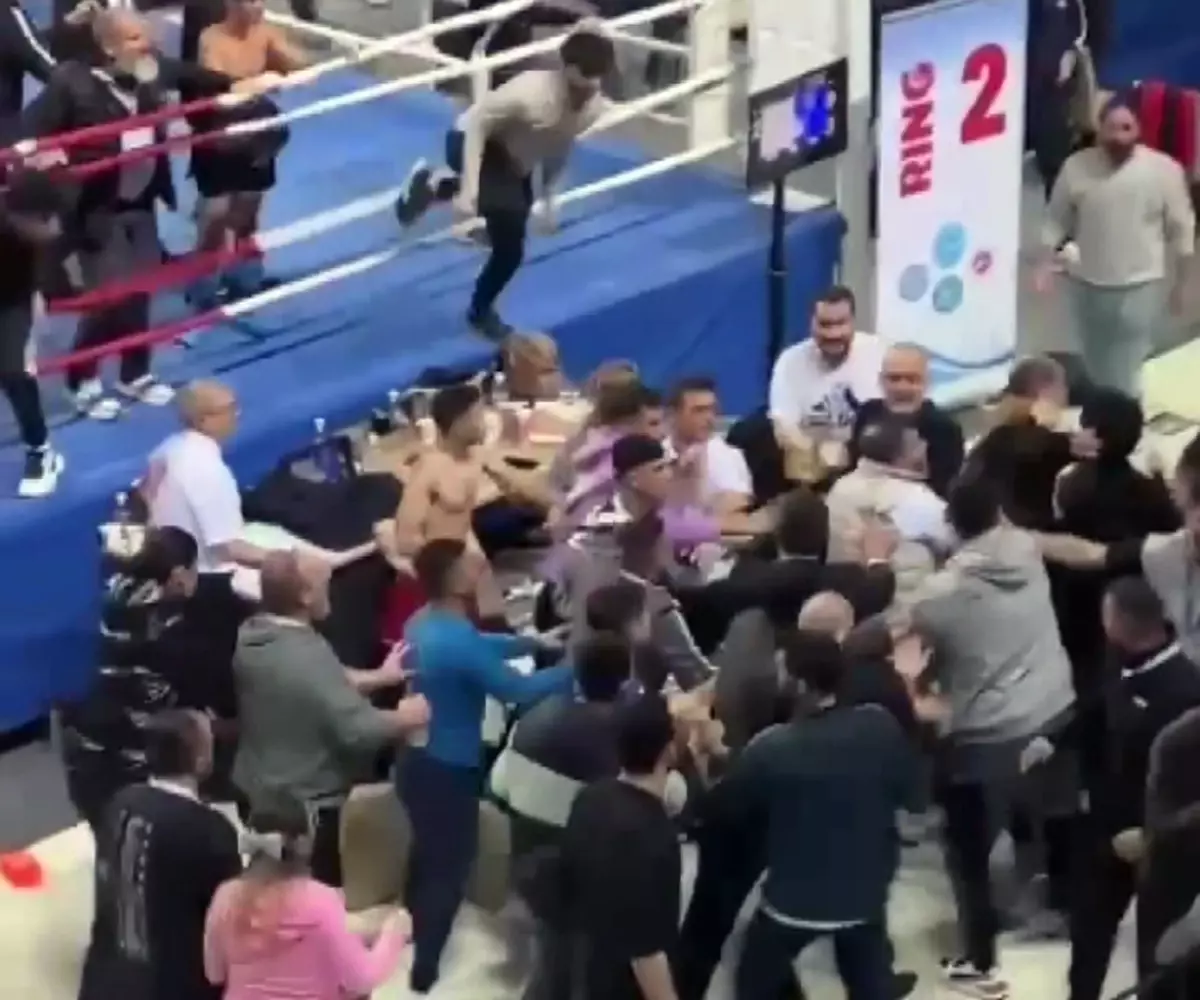 Kick Boks Şampiyonası’nda Kavga: 4 Hakem Yaralandı, 5 Gözaltı