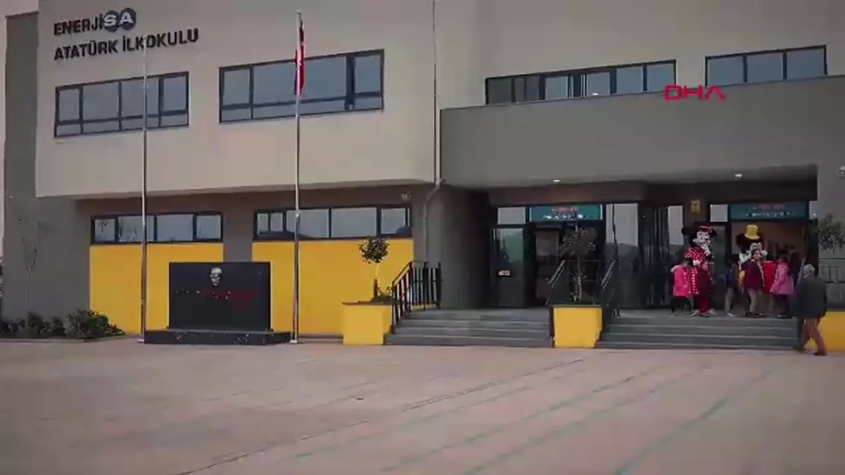 Depremin İkinci Yıl Dönümünde Enerjisa Atatürk İlkokulu’nda ‘Okula Dönüş’ Etkinliği